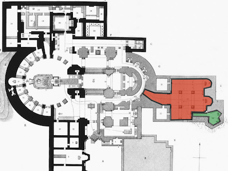 Layout of the contemporary structure. The stairway and the Chapel of Helena is marked in red. The cistern, otherwise known as the Chapel of the Invention of the Cross, is marked in green.