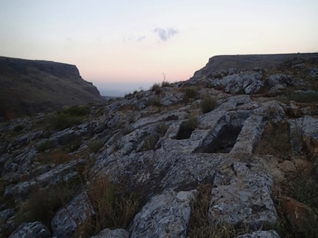 The cemetery below Arbel.