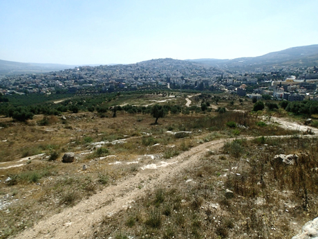The trail “under” Kafr Canna.