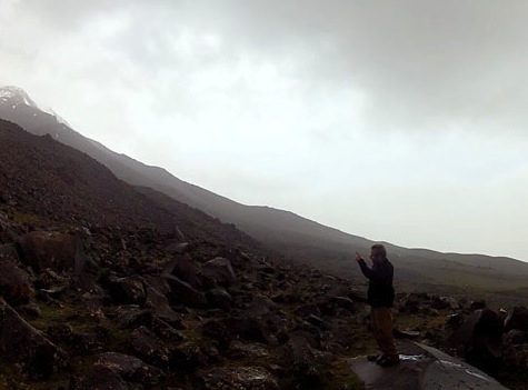 Greeting the mountain in the morning.