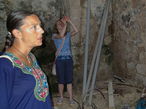 Linda discusses a structure in old Nazareth with a unique ceiling. Some say it hails from the Crusader period. 
