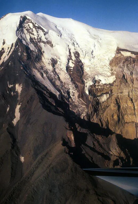 View to glaciers spilling down Ağrı’s north face. Image from http://www.noahsarksearch.com/StuplichBob/030NortheastAhoraGorge11.jpg