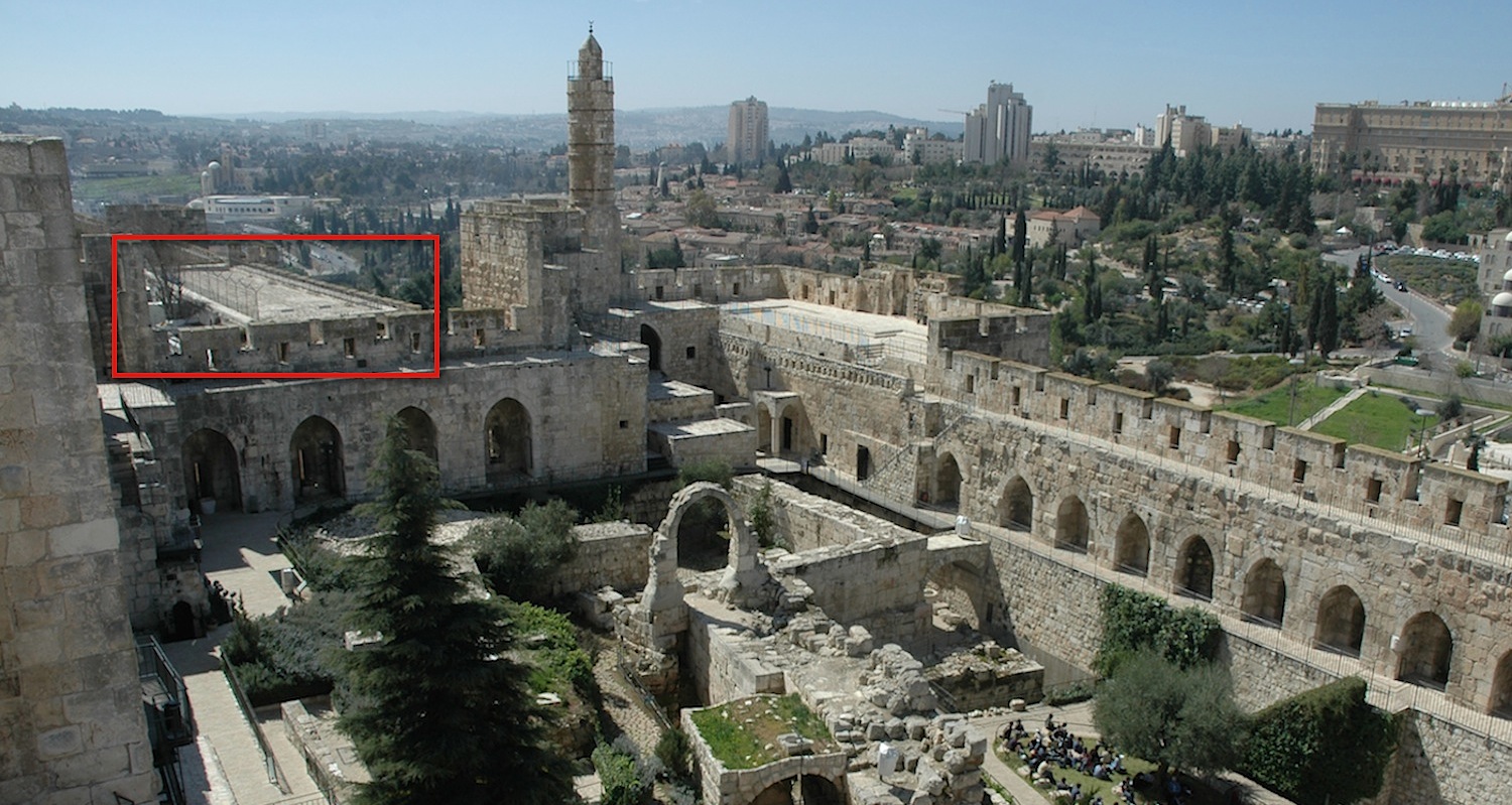 View from the tower to the flat roof of the Kishle (inside the red box)
