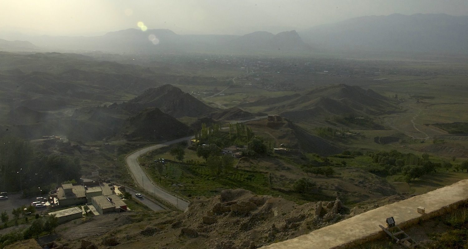 The plain surrounding Doğubeyazıt.