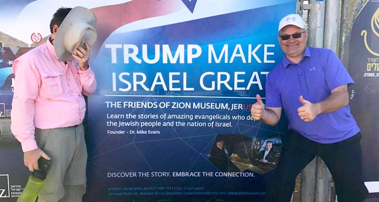 The entourage of Donald Trump followed us and provided some interesting challenges. Not all of us were equally successful in the attempt to "discover the story" and "embrace the connection."