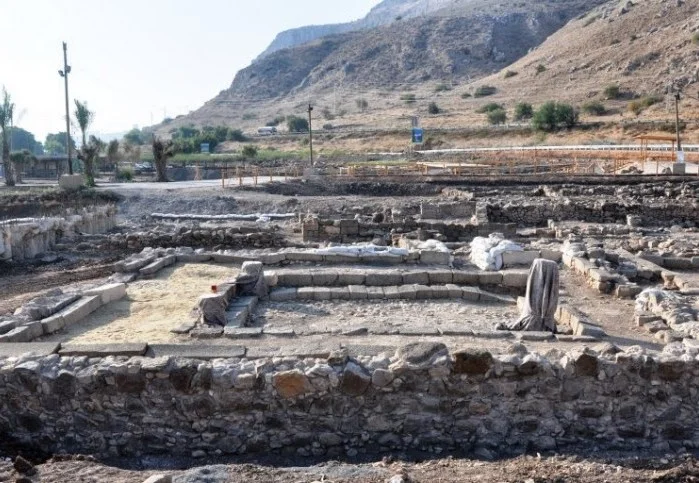magdala-synagogue_lmauldindsc_0361-888x483.jpg