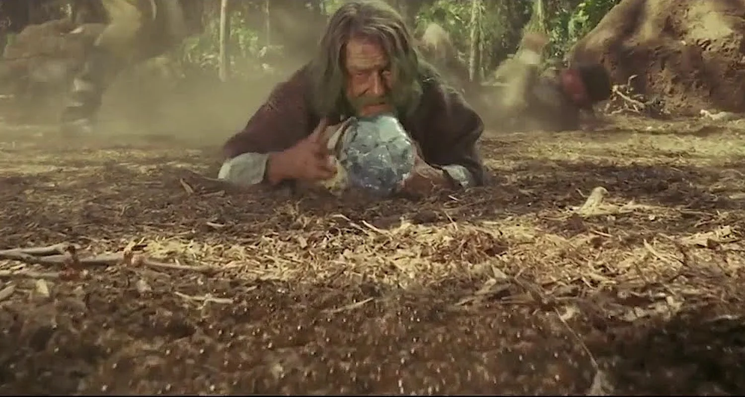 Somehow the crystal skull keeps the killer ants at bay. Image captured from the clip posted at https://www.youtube.com/watch?v=u31doByO_lU (accessed 3 Aug 2019).