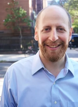 Alan Schlechter's Headshot.jpg