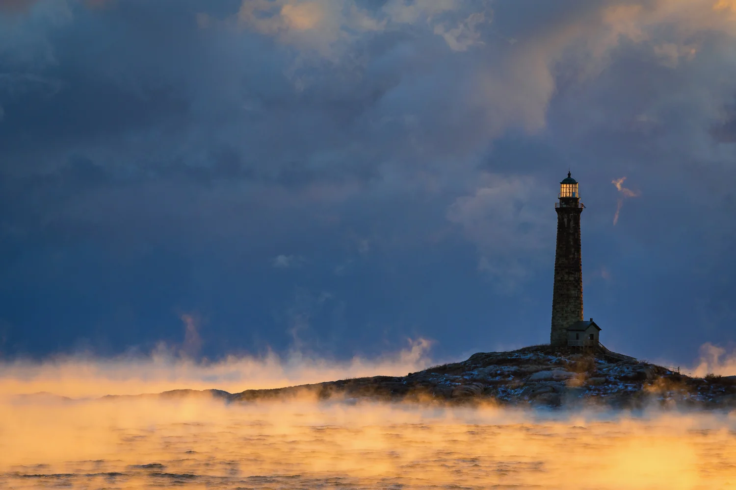 Nikon D500, 1/125 @ f/10, ISO 160, 70-200mm Thacher Island Lighthouse