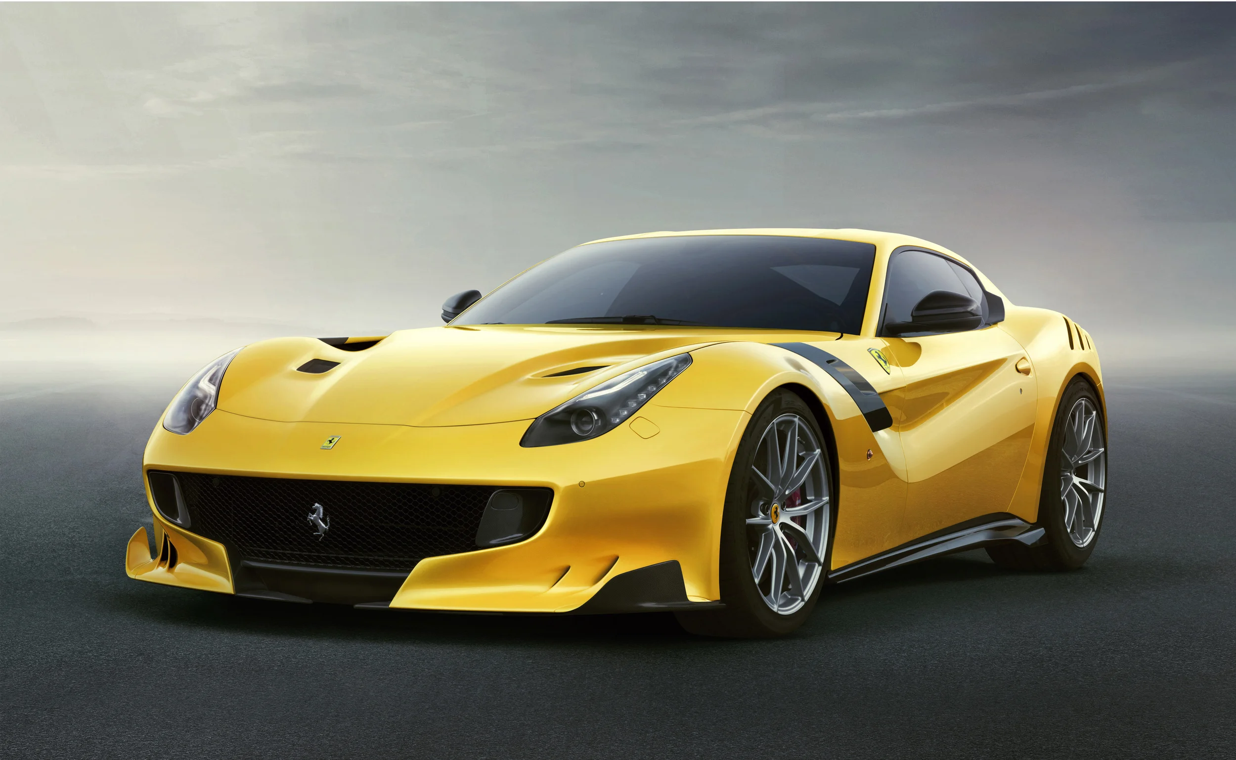 ferrari-f12tdf-4low-1.jpg