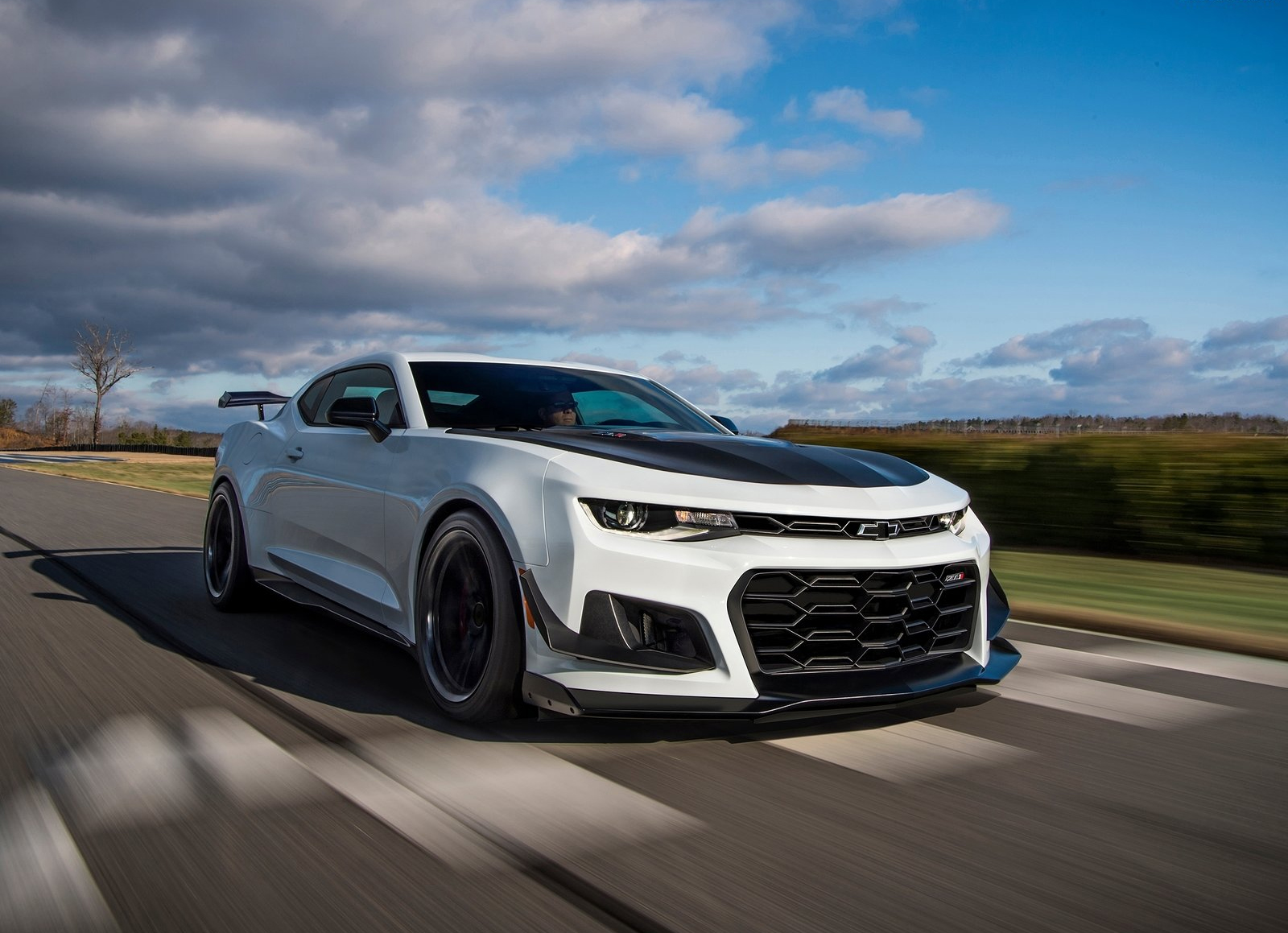 2018 Camaro ZL1 1LE 3.jpg
