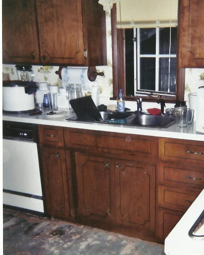 Kitchen before pic.jpg