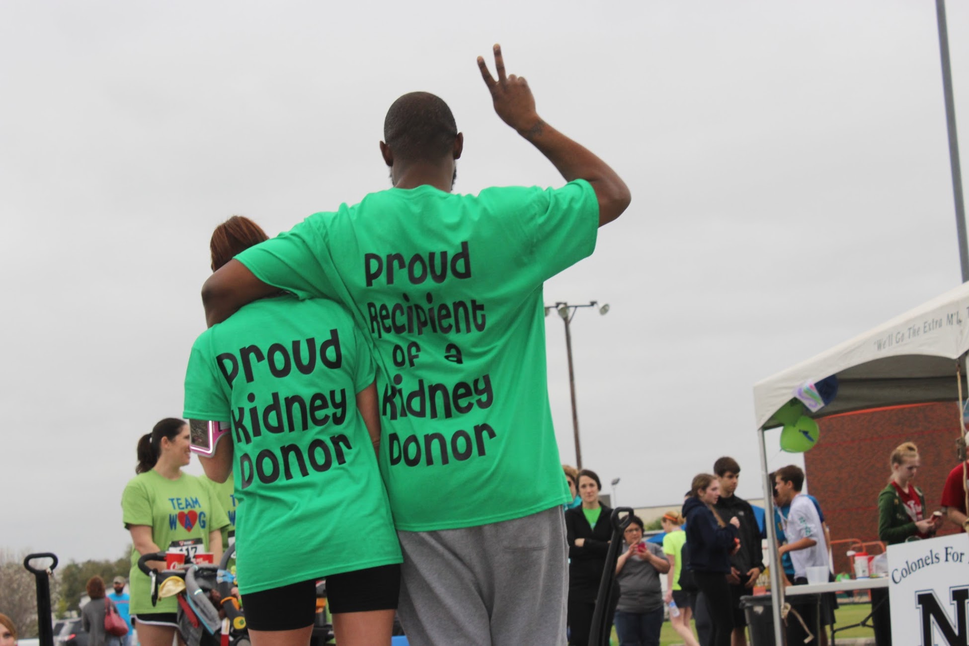 A living donor and her grateful recipient at the 2015 Marsh Mad Dash for life.