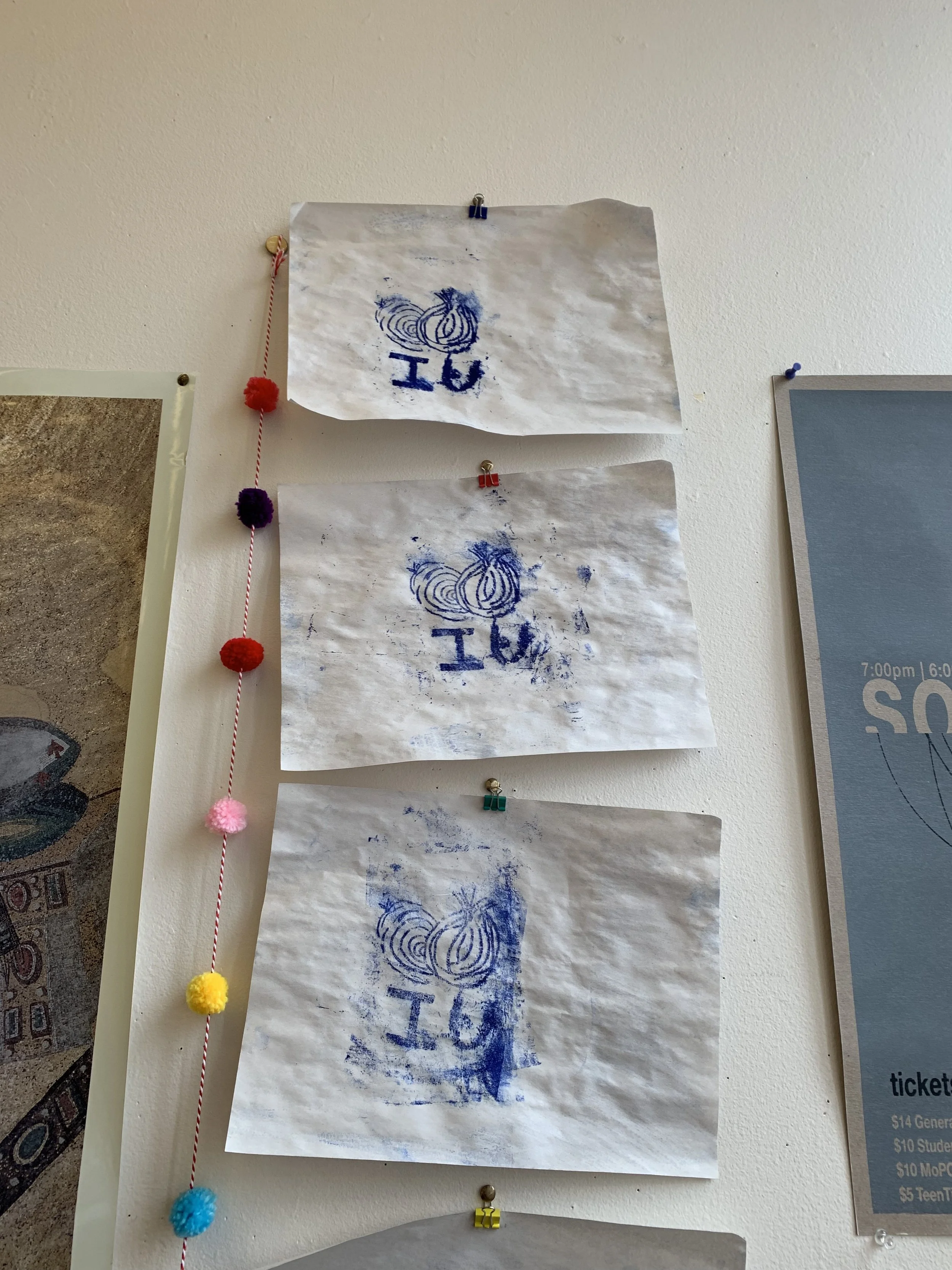i.u onion series in office 002.jpg