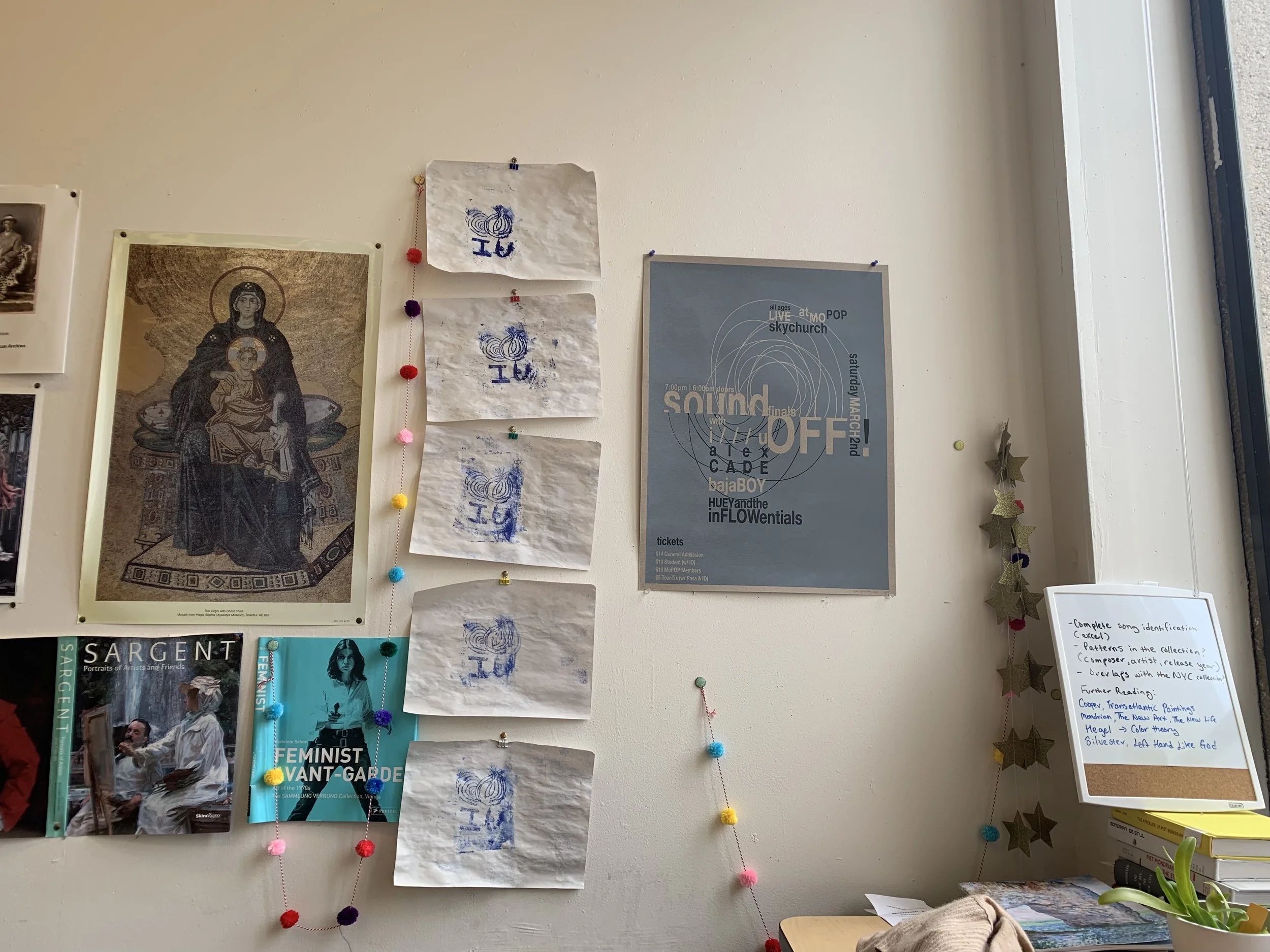 i.u onion series in office 001.jpg