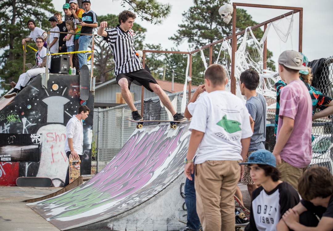 Jordan tailslides with (almost) everybody looking.