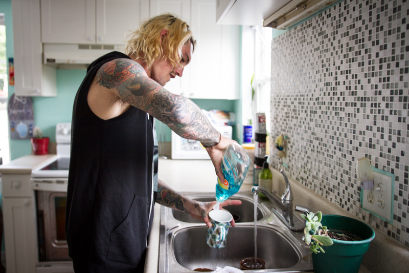 Challenge : do the dishes.