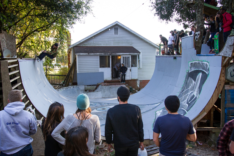 Chet warms up them frontside legs.