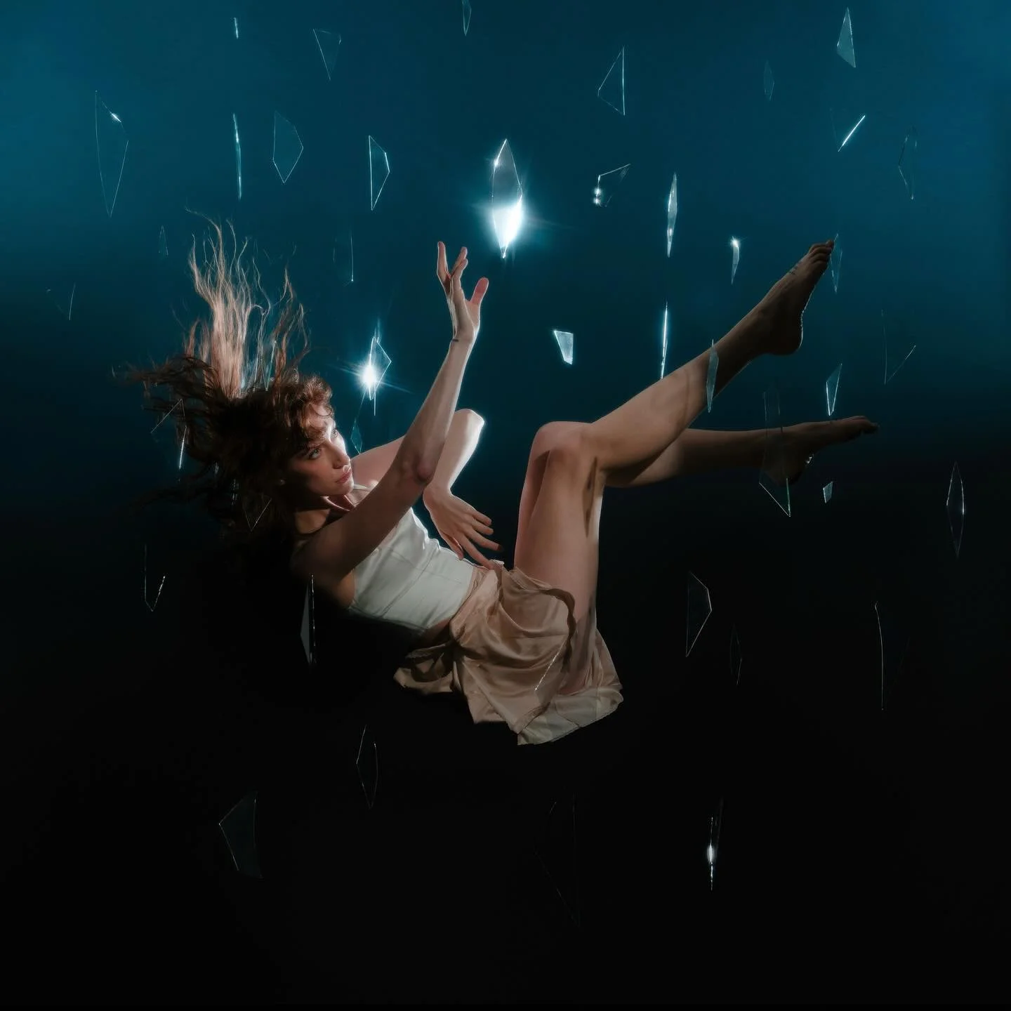 @maiahmanser Fourth Wall EP OUT NOW!!

&hearts;️

Mixed here (1,2,3,4,6 and 8)
Production &amp; Writing @mattparad @maiahmanser @listentojackielipson @danesblood @dirtydavee 
Mastering @demifuguemastering 

@danipoliva @illamgmt