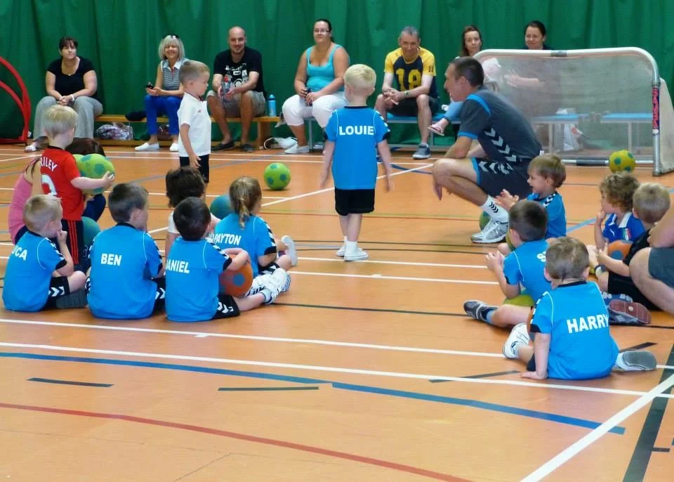 football_coaching_kids_middleton.JPG