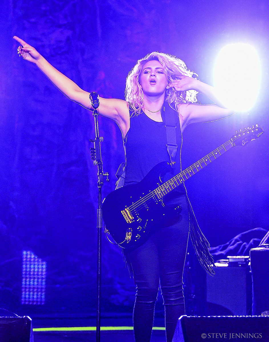 TORI KELLY