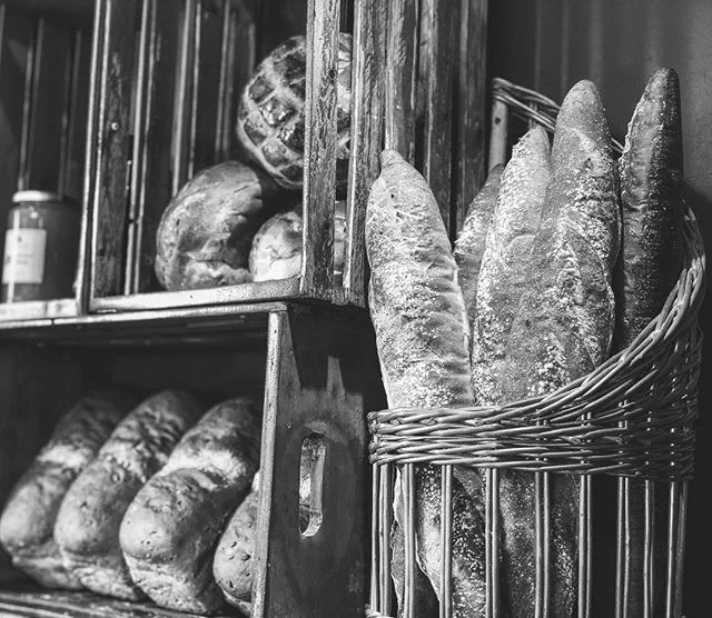 Did you know today is National Picnic Day?? I think fresh baguette is the perfect accompaniment to some nice hummus, olives, pickled vegetables, thinly sliced meats, jam, honey... dang I could go on forever! I really love bread!!!! 🍞🥖🍞🥖 #freshbre