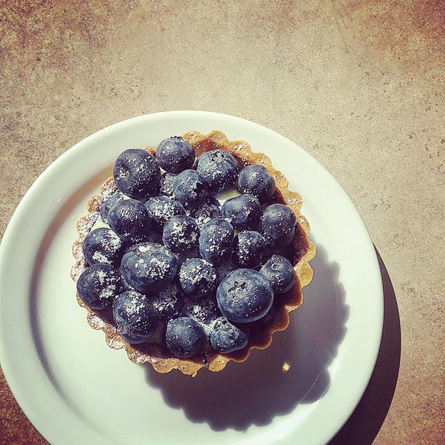 Fresh whole blueberries, lightly dusted in icing sugar nestled on top of luscious pastry cream, inside a delicious crisp tart shell... Now wipe the drool of your phone and call to place your order!!! 🤤📱 #frenchwaycafe#blueberrytart#fruittart
📸 @ta