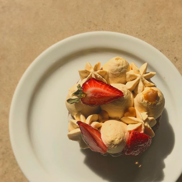 Salted Caramel Strawberry Breton... if you haven&rsquo;t tried the new Bretons that our baker has been making, you are most definitely missing out!! This one has fresh strawberry, salted caramel cream and little droplets of the caramel as well!! Swee