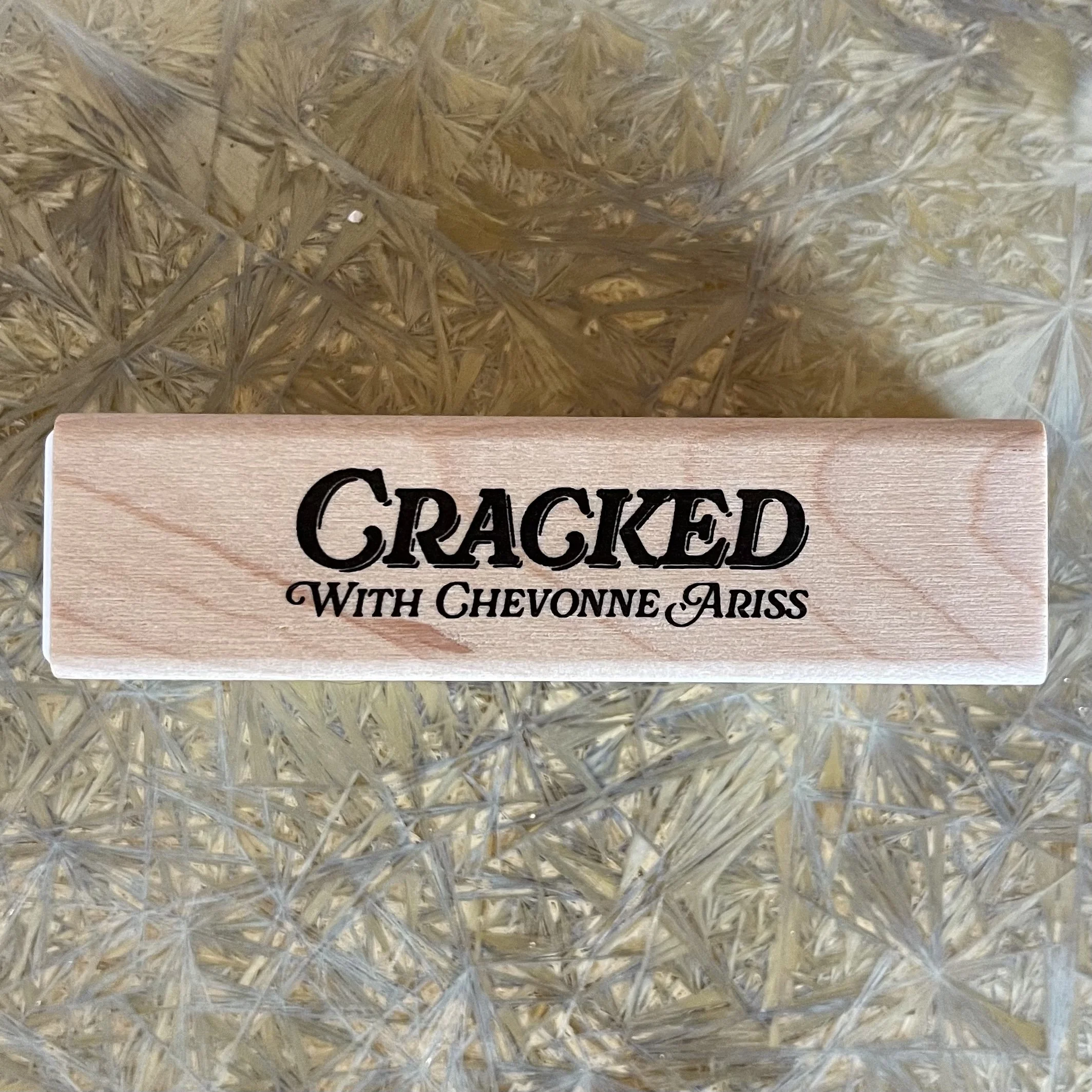 crackedphonebatteryside2.jpg