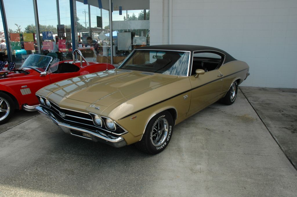 Jim & Joanie Flowers 69 Chevy Malibu