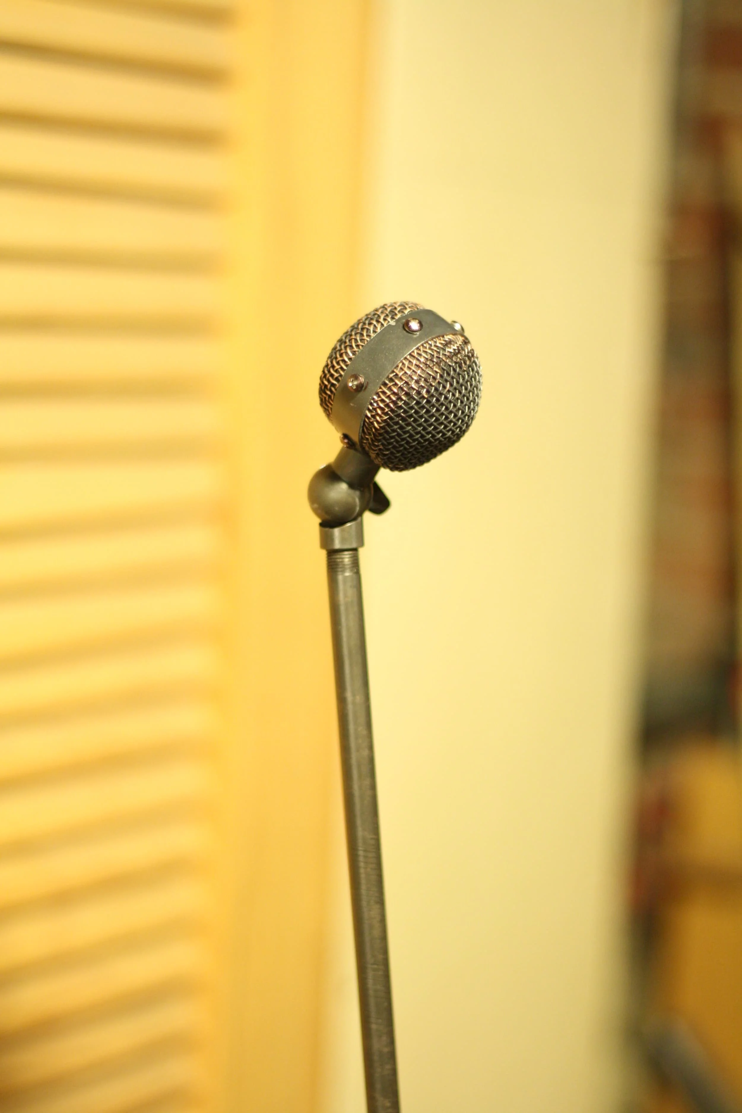  A long-necked black mic in the style of Bob Barker's Sony ECM-510 