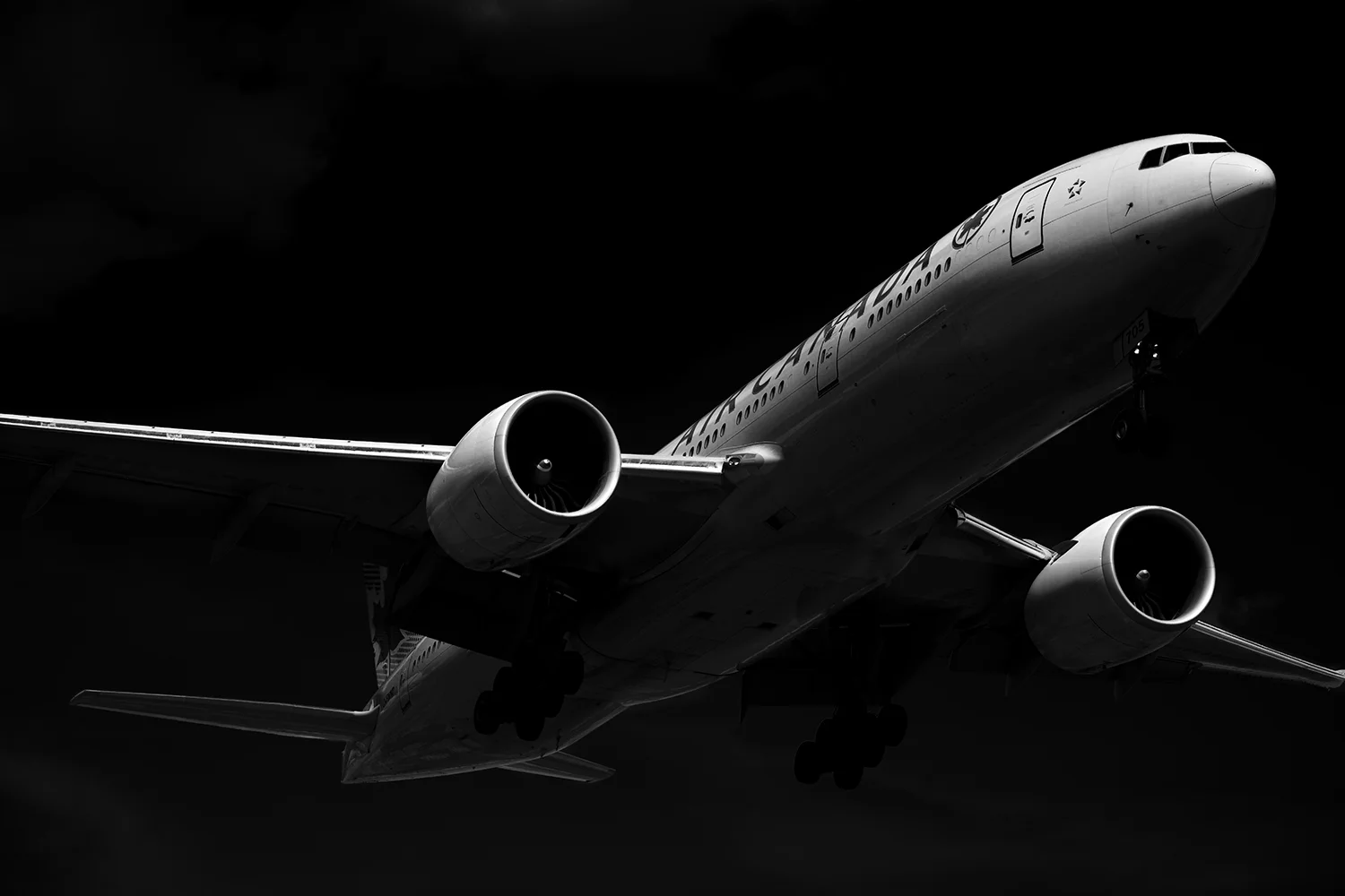 Plane Metal - 777 swoop.jpg