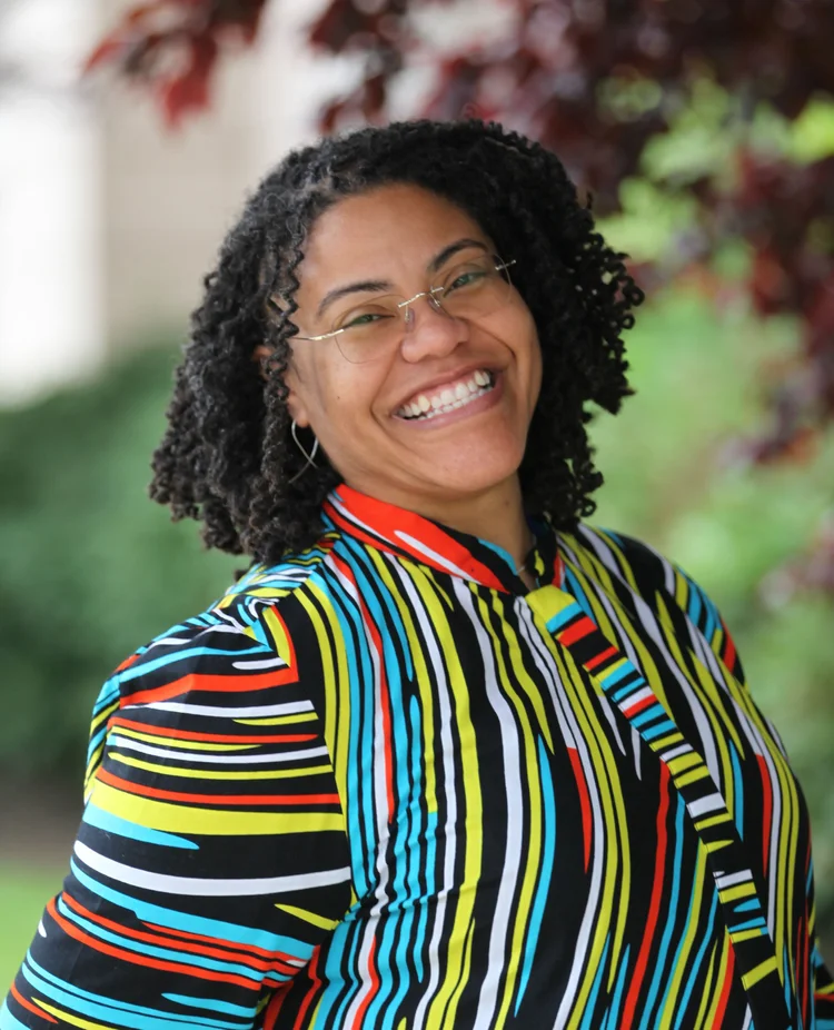 Portrait of Robyn Harris, funeral celebrant
