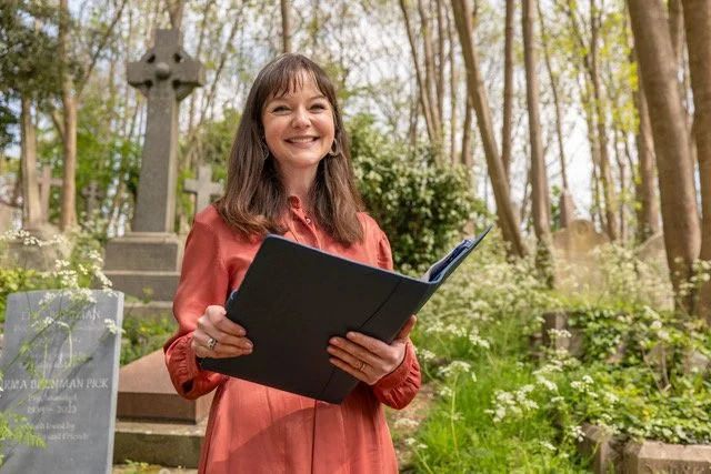 Lucinda Inglis - Funeral Celebrant