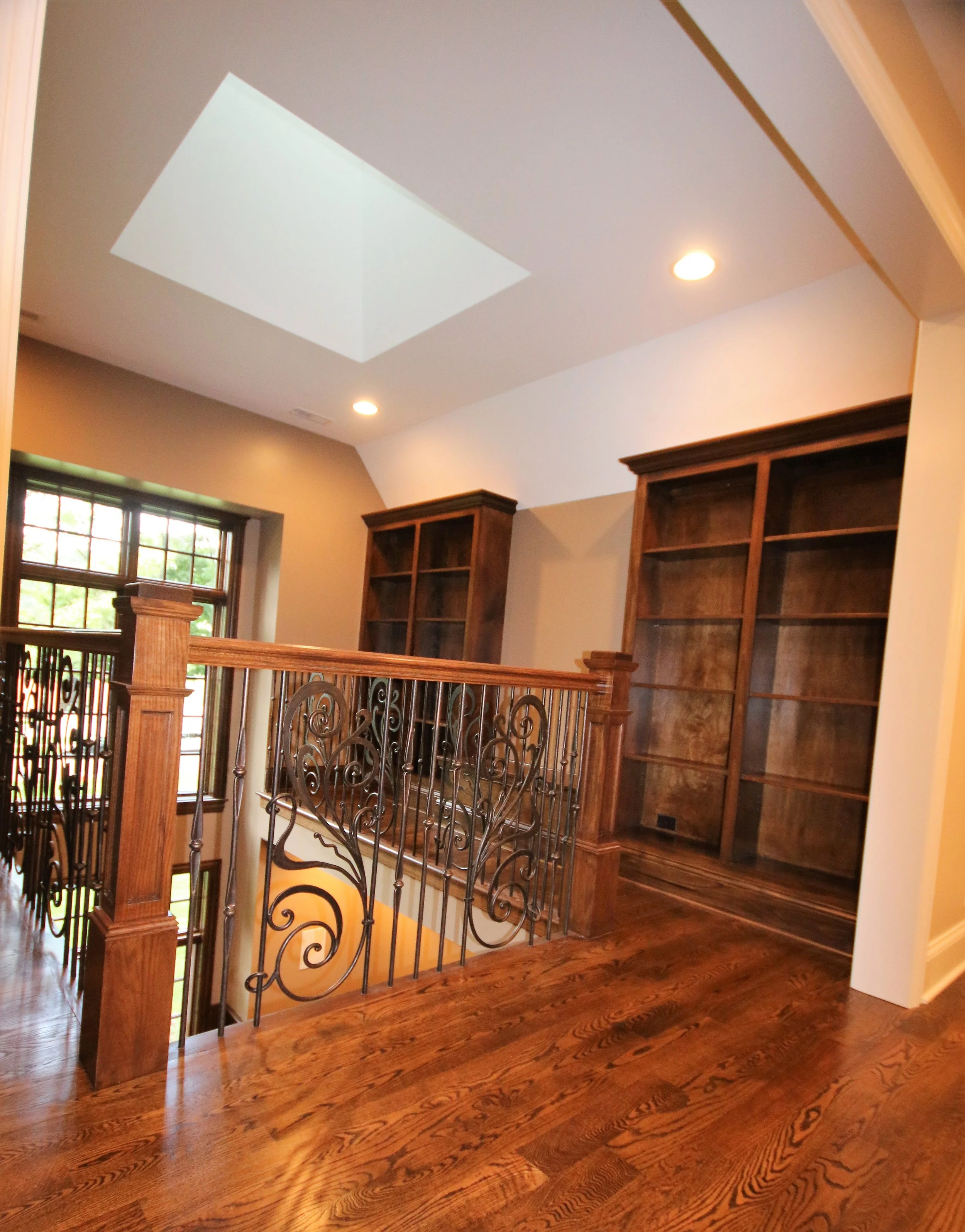 Upstairs foyer view.JPG