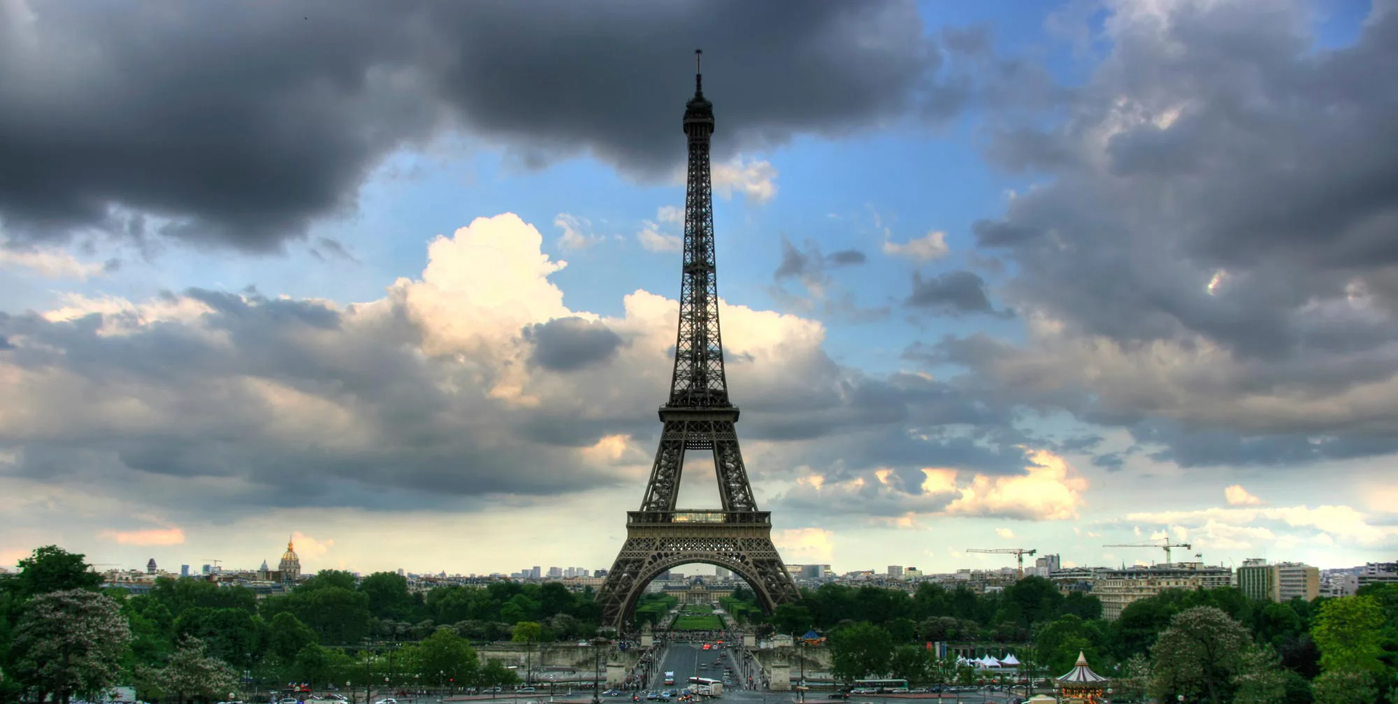 iStock_000007086592_Large_eiffle_tower_cloudy_crop.jpg