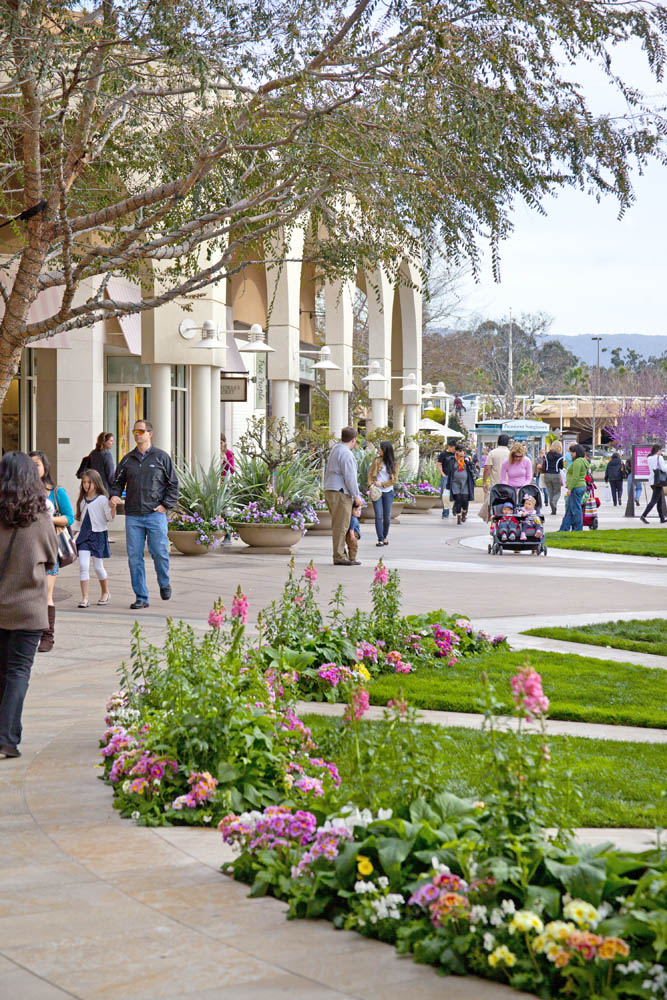 Travel, Visit & Shop at Stanford Shopping Center - A Shopping Mall