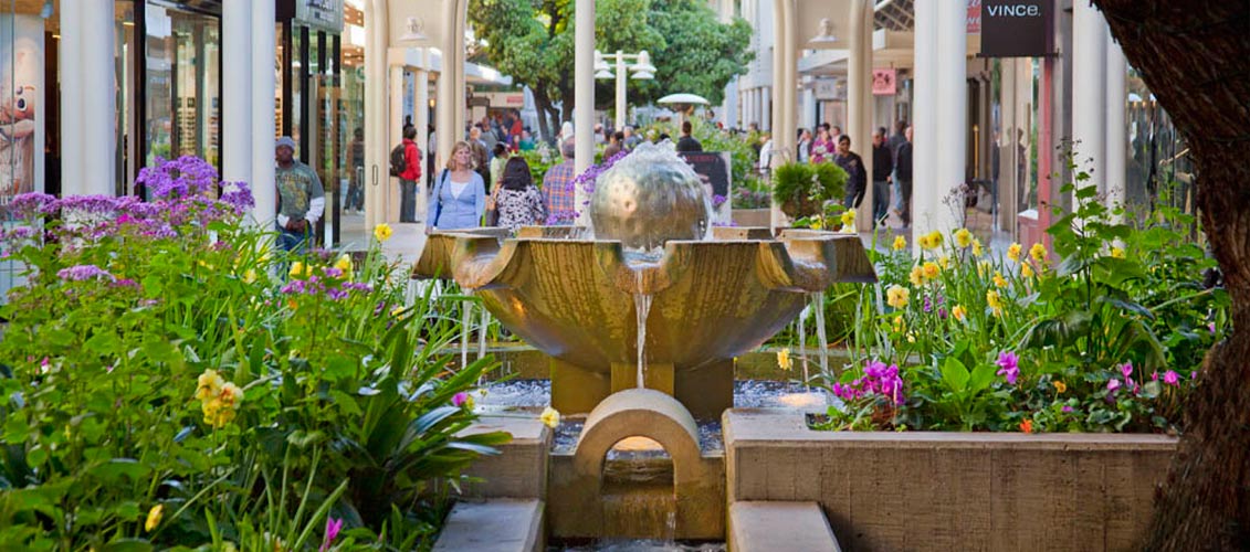 Water Fountain at Stanford Shopping Center