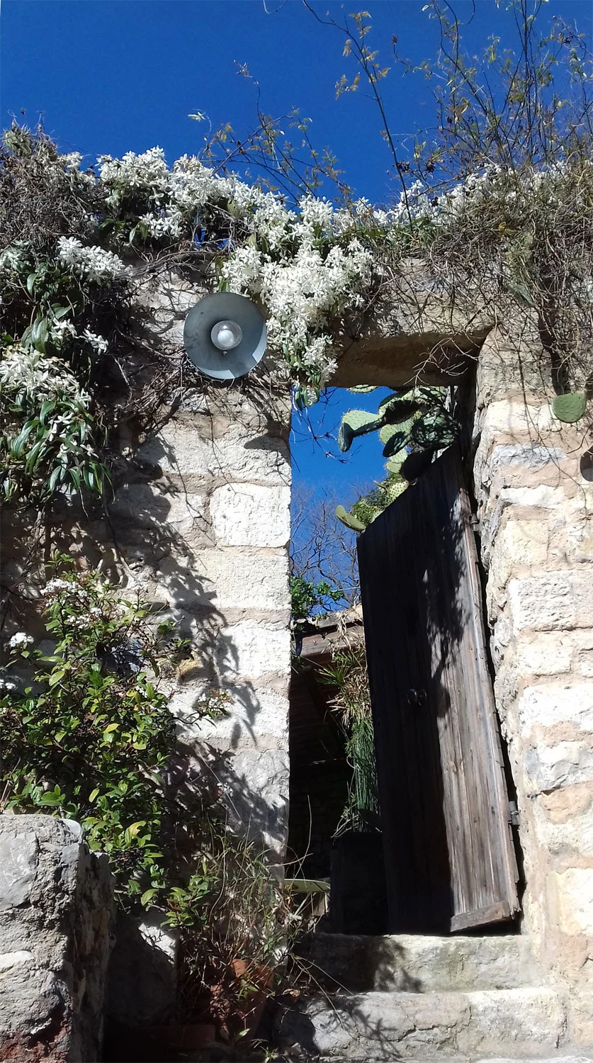 Atelierwohnung Eingang zum Garten, Boulbon, Provence, Kreativurlaub,