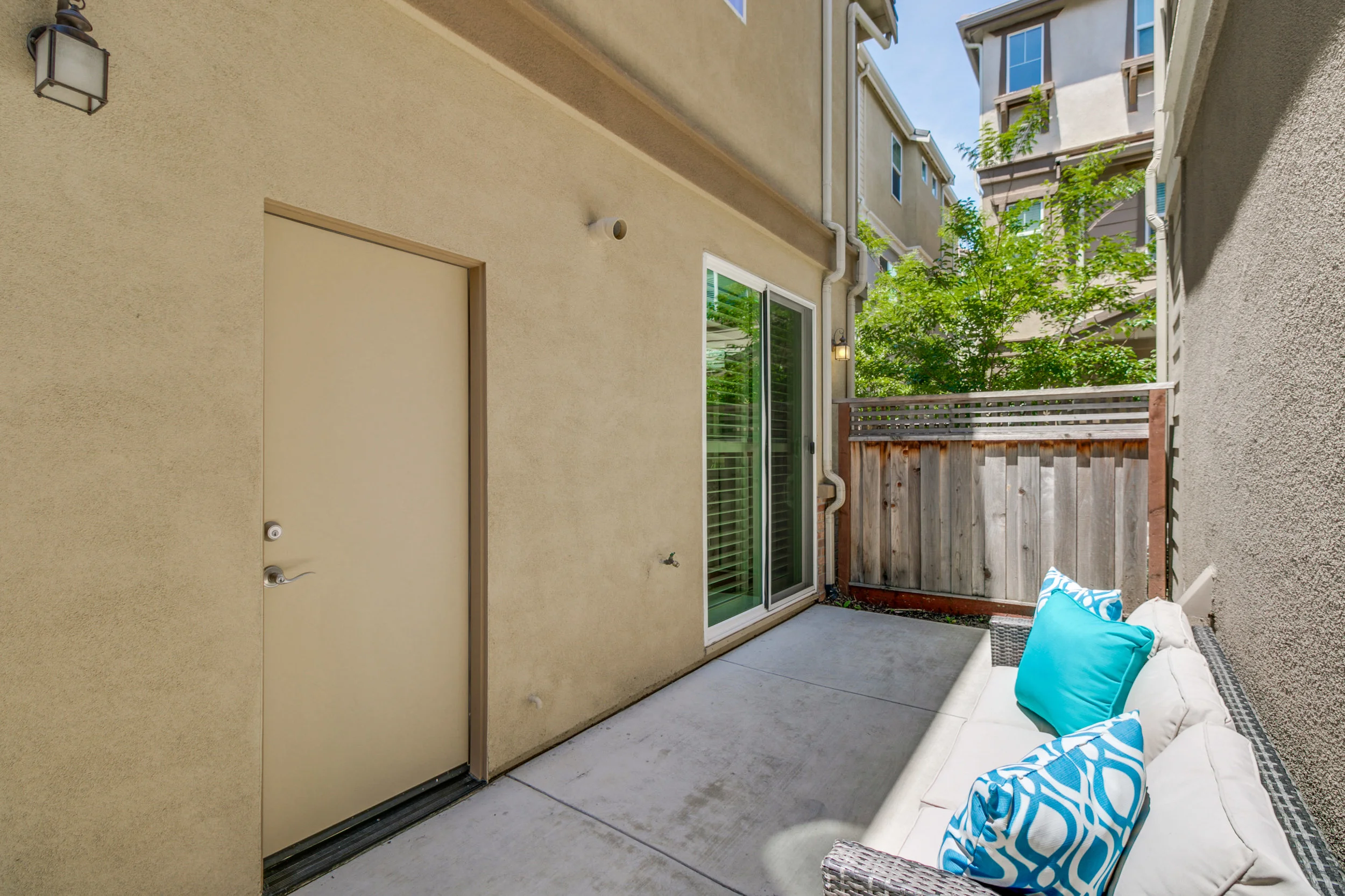 37 Side Yard 1.jpg