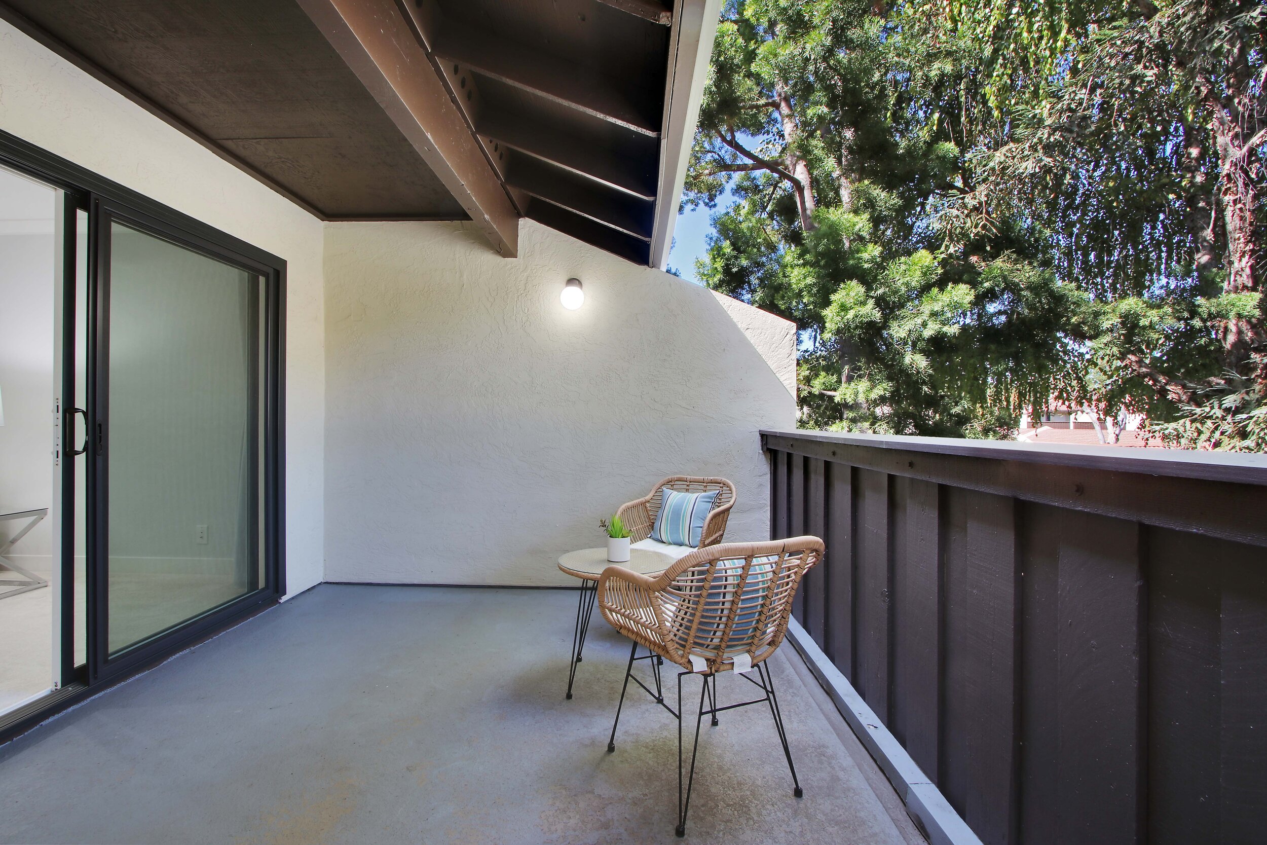 22 Patio2.jpg