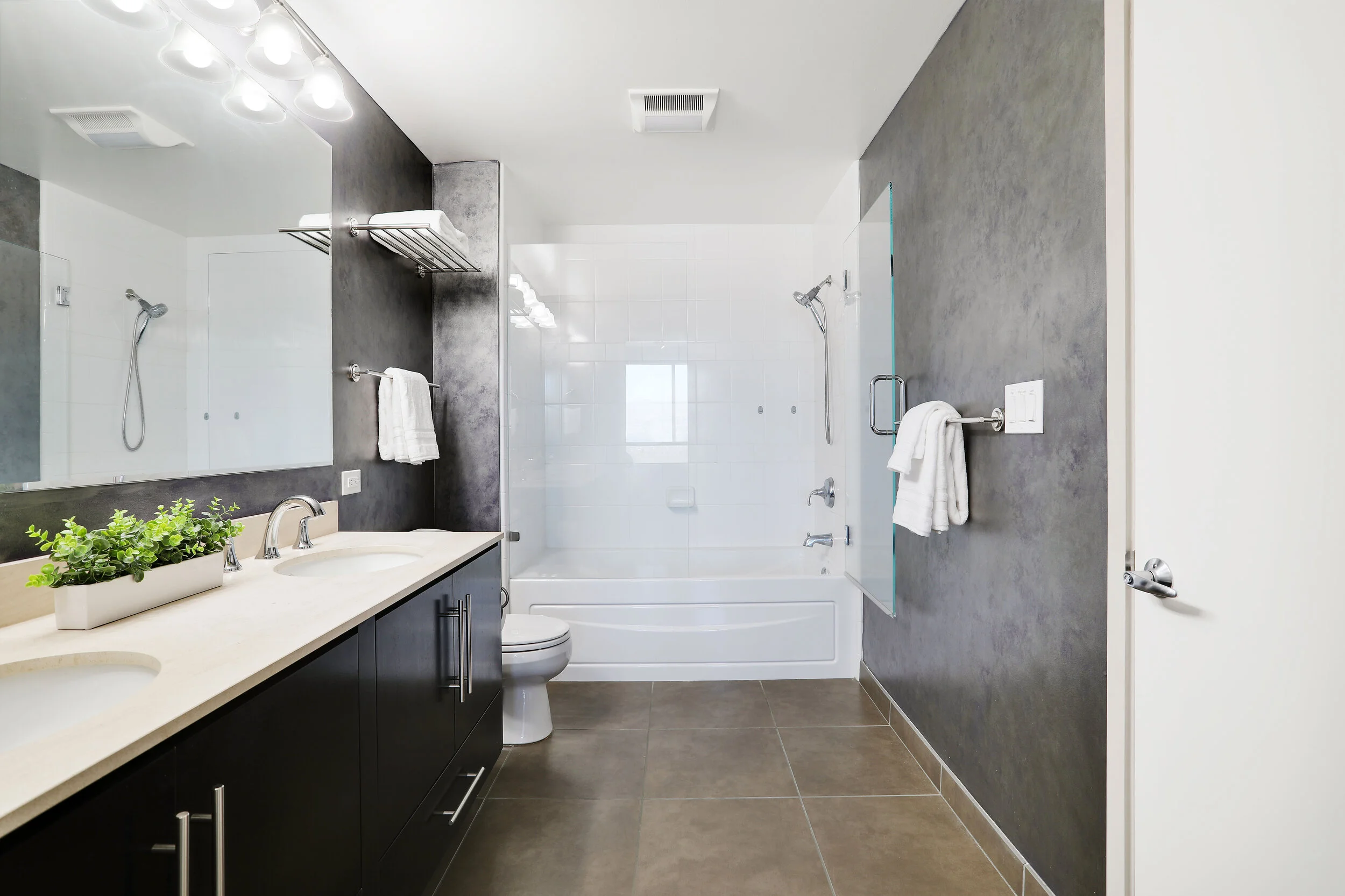 17 Bath1.jpg