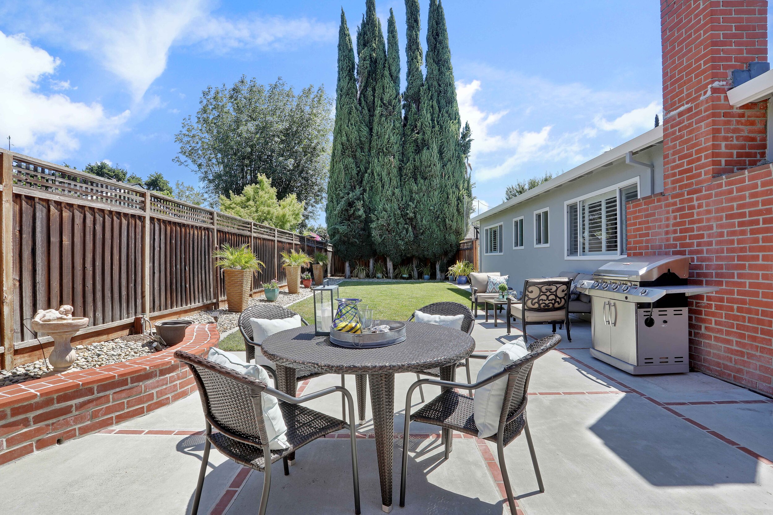 35 Patio2.jpg
