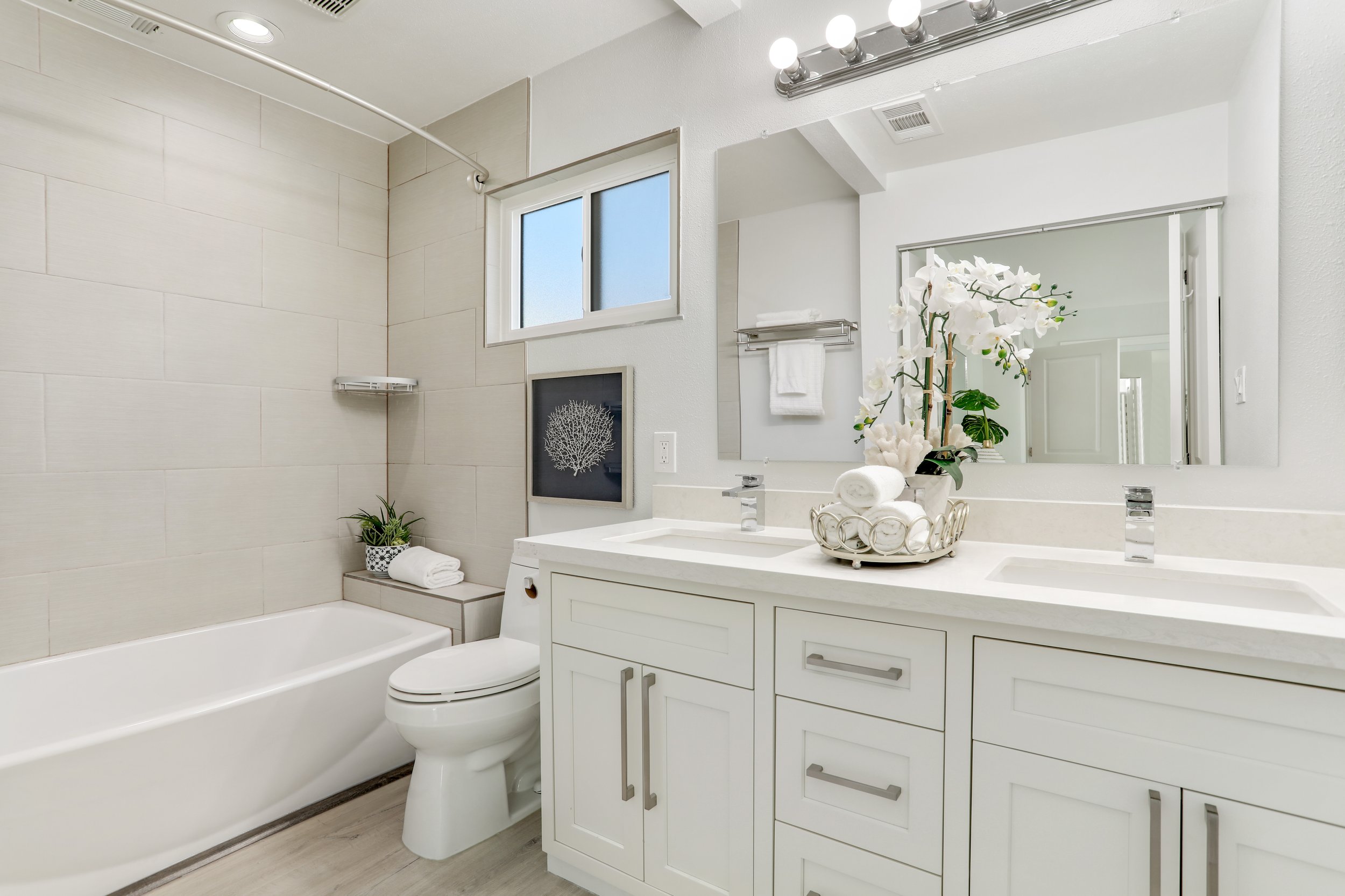 20 Master Bath Inwood40.jpeg