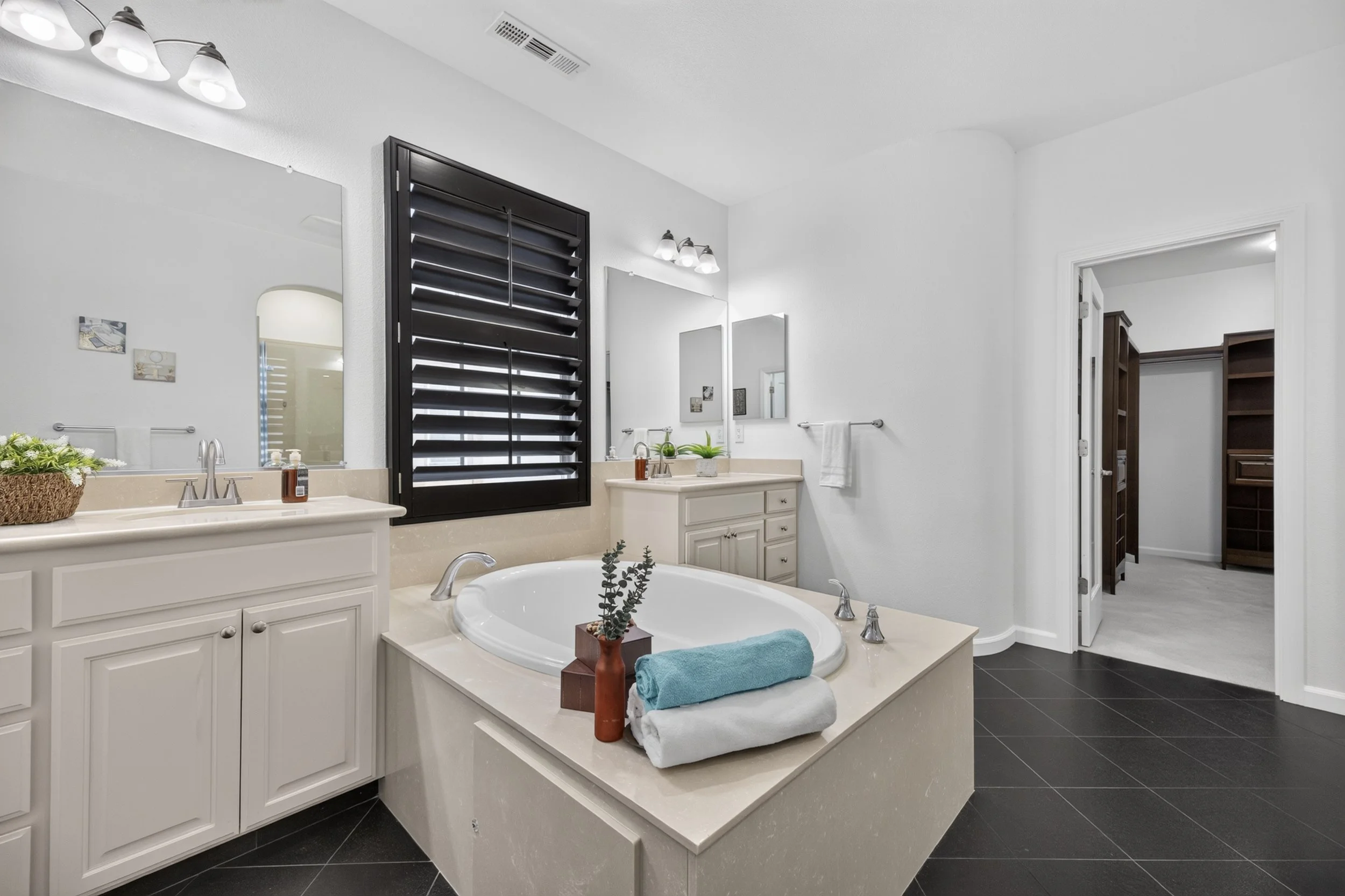 15 Master Bath.jpg