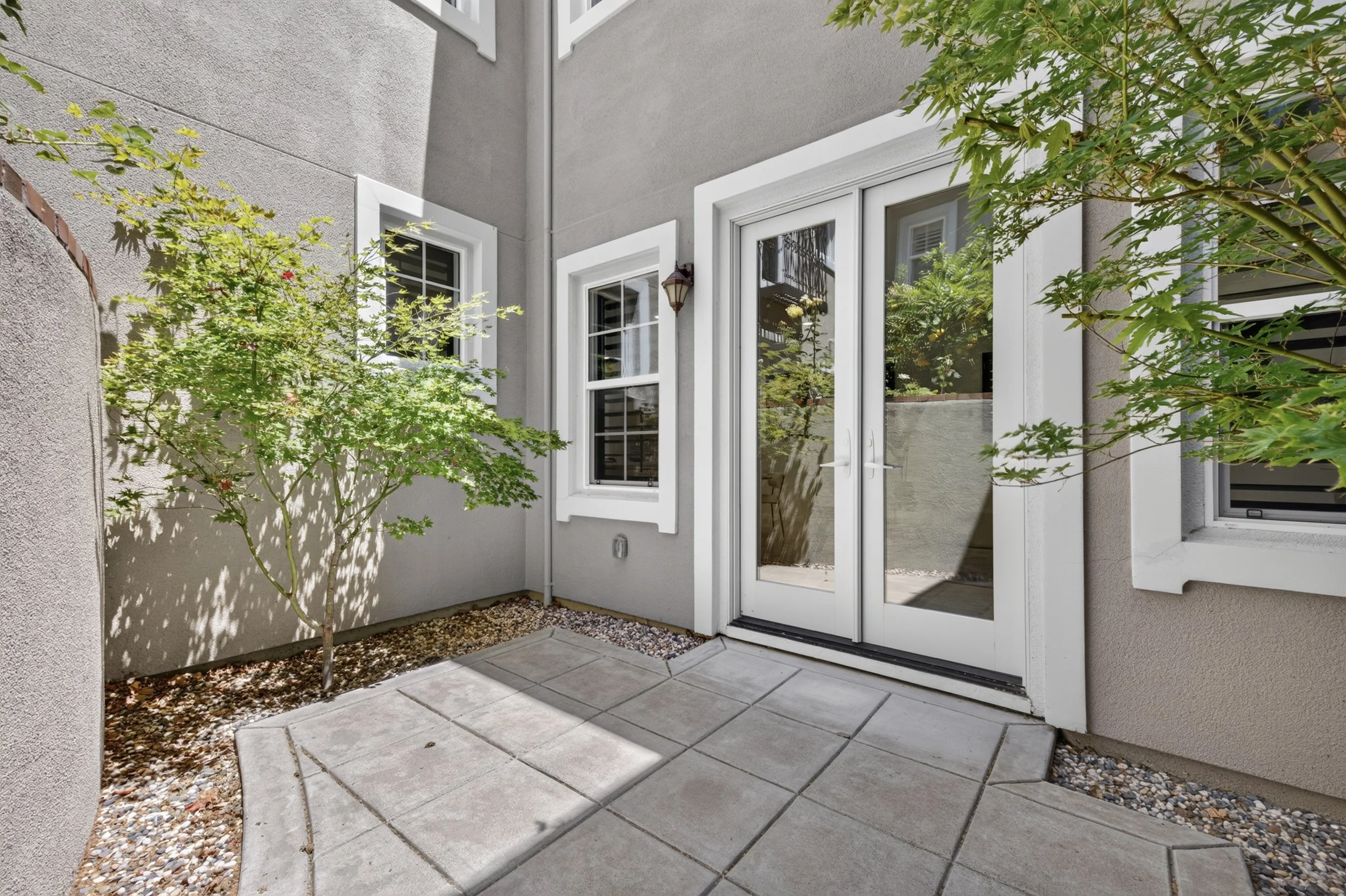 30 Side Yard.jpg