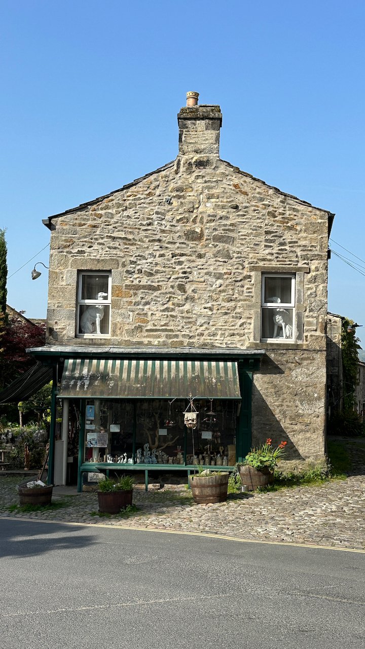  Grassington. Note the greyhounds in the windows!! 