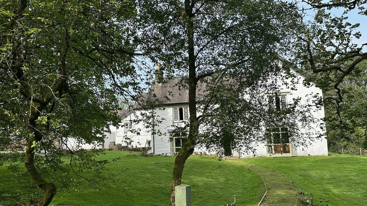  Dentdale Youth Hostel (Deeside House). I stayed here in 1997. 