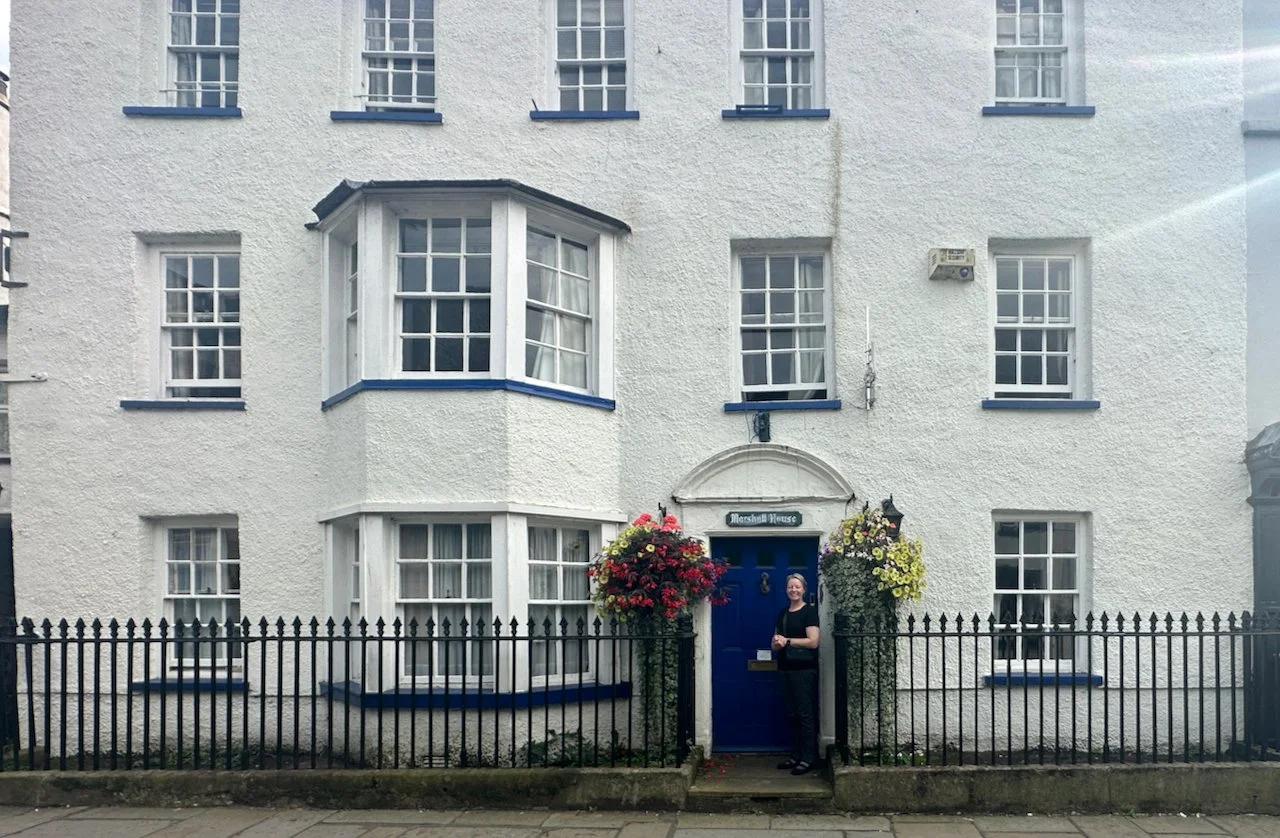  Marshall House. I stayed here in 1997. I don’t think they let rooms anymore, at least I couldn’t find them on the interwebs. 