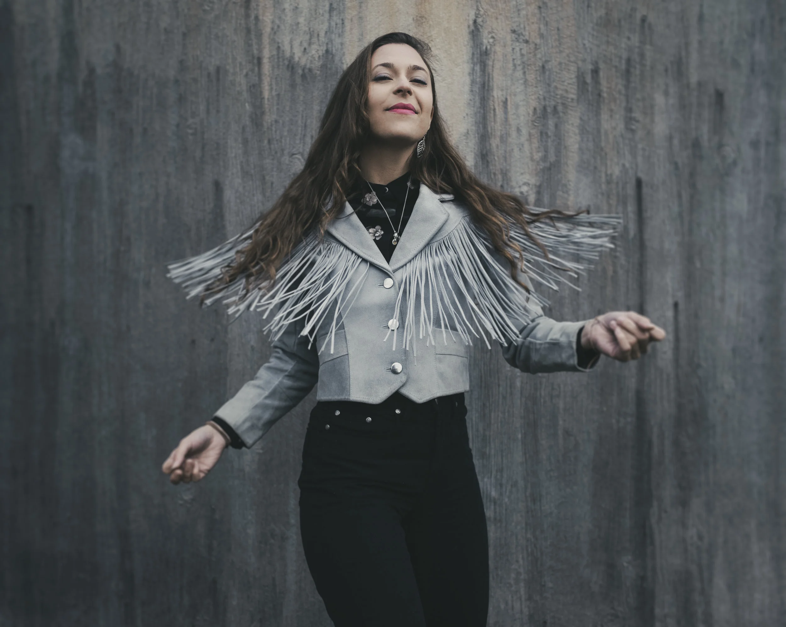 Lindsay Lou - solo2019 - credit Scott Simontacchi high res.jpg